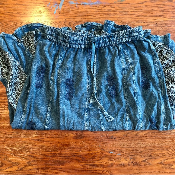 Long blue skirt - Picture 2 of 5